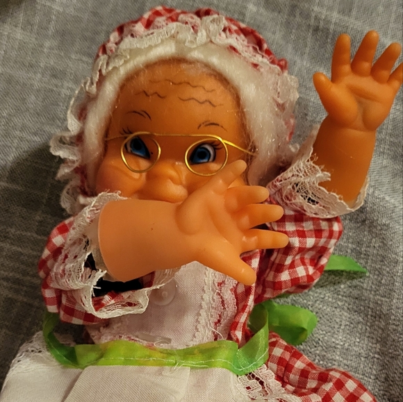 🎄Vintage Musical Twisting Action Mrs Claus Plays christmas music Used with Box - Picture 6 of 9